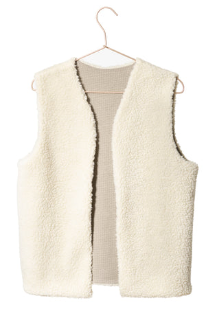 Gilet réversible sans manche en moumoute fausse fourrure veste de berger femme matière upcyclée moumoute écru caresse réversible jacquard vert