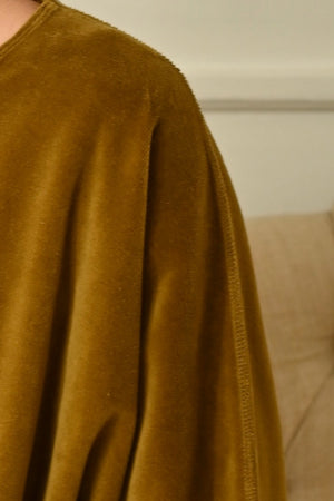 Pull pour femme manche chauve souris oversize col évasé, encolure bateau, col danseuse en velours lisse bio GOTS eco responsable havane tabac marron