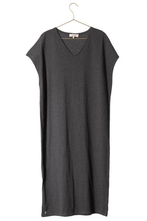 robe longue et fluide en coton upcyclé avec ceinture col V manche courte gris anthracite fendue sur le côté