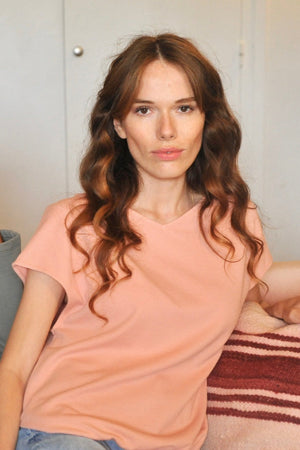 Tee shirt femme manche courte forme droite blousant et resserré en bas de corps en coton bio GOTS matière plumetis col V rose confettis, rose, rose vif, rose Pepsi, rose corail, rose pétillant, rose bonbon, rose fuchsia