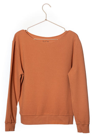Pull femme manche longue col évasé ajusté en coton bio certifié GOTS caramel, brun, marron beige, café, orangé, terracotta, roux marron