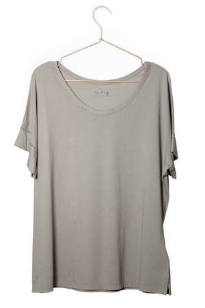 Tee shirt femme manche courte au coude ample et oversize, fente en bas de corps en coton bio GOTS, col arrondi et évasé gris kaki, gris, kaki, vert doux, gris vert