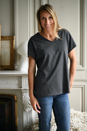 Tee shirt femme manche courte forme oversize coton upcyclé col V gris anthracite chiné
