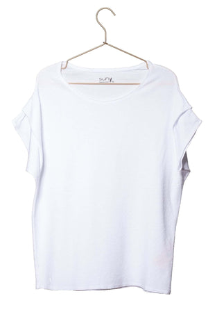 Tee shirt pour femme oversize col évasé dégagé manche courte tombante à pince en coton bio effet lin GOTS et eco responsable blanc