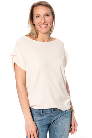 Tee shirt pour femme oversize col évasé dégagé manche courte tombante à pince en coton bio effet lin GOTS et eco responsable nude écru blanc cassé beige rose nude
