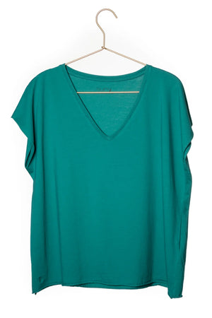 Tee shirt femme manche courte rock court et ample en coton bio GOTS éco responsable sans couture oversize col v vert émeraude, vert intense, vert lumineux, vert canard, vert bleu, vert vif, vert profond