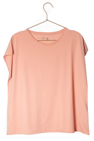Tee shirt femme oversize col rond encolure ronde manche courte coupé bord franc pour un look rock en coton jersey bio vieux rose rose rose doux rose ancien rose pétillant GOTS et eco responsable