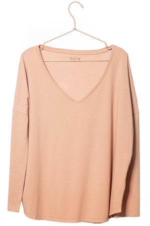 Tee shirt pour femme en coton bio GOTS eco responsable à manche longue, oversize, col V évasé Extra suny de couleur vieux rose rose doux rose ancien rose pâle