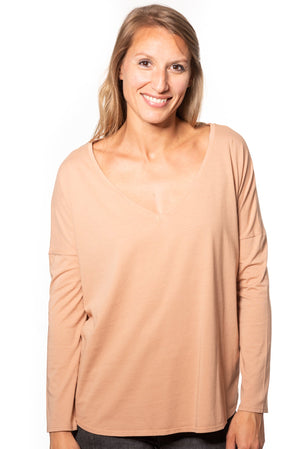 Tee shirt pour femme en coton bio GOTS eco responsable à manche longue, oversize, col V évasé Extra suny de couleur vieux rose rose doux rose ancien rose pâle