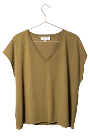 Tee shirt femme manche courte rock court et ample en coton bio GOTS éco responsable sans couture oversize col v vert kaki