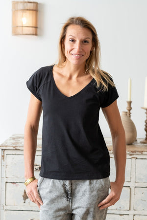 Tee shirt femme manche raglante courte, en coton bio GOTS éco responsable col V noir, charbon, noir intense