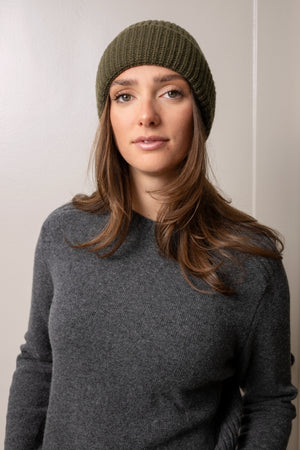 Bonnet HARPER kaki vert en laine italienne upcyclée avec maille côtelée et large revers Suny