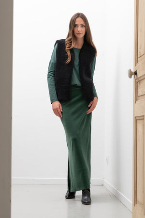 Gilet sans manches réversible femme – côté moumoute noire, coupe droite, look bohème chic