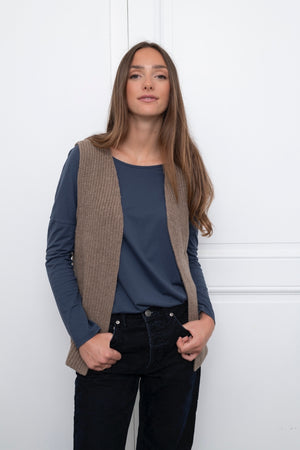 Gilet sans manche en laine upcyclée taupe – Suny