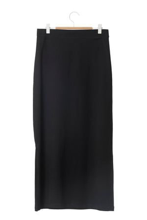 jupe longue noire en coton bio, droite, fendue sur le côté avec une ceinture élatiquée