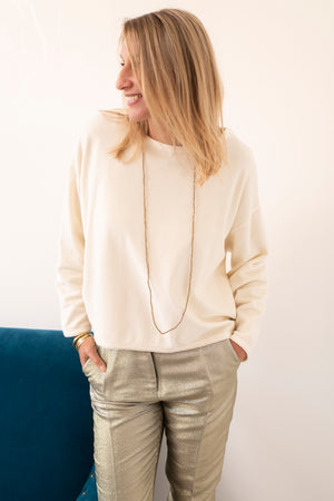 pull femme court et oversize manche longue col rond velours bio confortable blanc cassé, écru