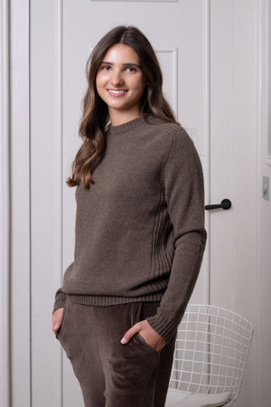 Pull JANE café femme en laine italienne upcyclée coupe droite Suny