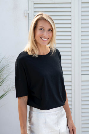 Tee shirt femme manche tombante au coude ample et oversize, en lin et coton upcyclé, col arrondi et évasé noir