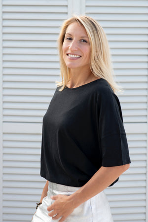 Tee shirt femme manche tombante au coude ample et oversize, en lin et coton upcyclé, col arrondi et évasé noir