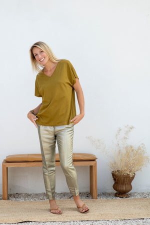 Tee shirt long femme lin et coton upcyclé manche courte forme oversize col V moutarde havane