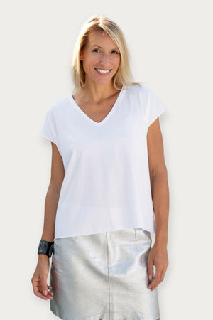 Tee shirt femme manche courte rock court et ample en coton bio GOTS éco responsable sans couture oversize col v blanc beige, blanc cassé