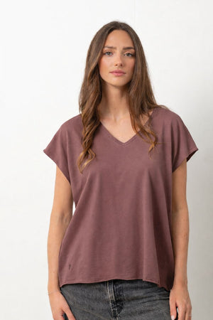 Tee-shirt ROCKY V Suny Cacao en coton bio certifié GOTS, col V, coupe loose, bords francs roulottés, jersey 160 g/m²