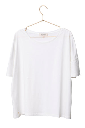 Tee shirt femme 100% bio manche tombante au coude ample et oversize, en lin et coton upcyclé, col arrondi et évasé écru, blanc cassé