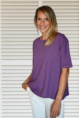 Tee shirt femme manche tombante au coude ample et oversize, en lin et coton upcyclé, col arrondi et évasé violet mauve