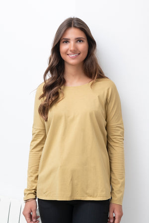 Tee-shirt Extra Suny miel porté avec un jean – look casual chic écoresponsable