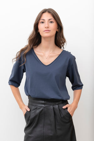 Tee-shirt femme col V manches 3/4 en coton bio bleu marine – coupe flatteuse et responsable