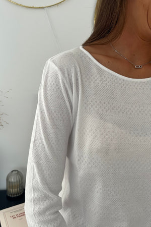 Tee shirt coton bio certifié GOTS col rond évasé manche longue pour femme matière ajourée blanc