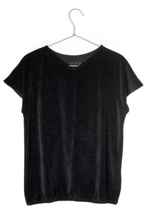 Tee shirt femme à manche courte forme ajustée droite et resserrée en bas de corps, col V Suny en velours bio GOTS et eco responsable noir