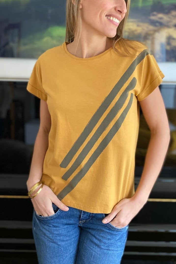T shirt coton bio eco responsable femme col rond manche courte coupe loose jaune curry print graphique suny