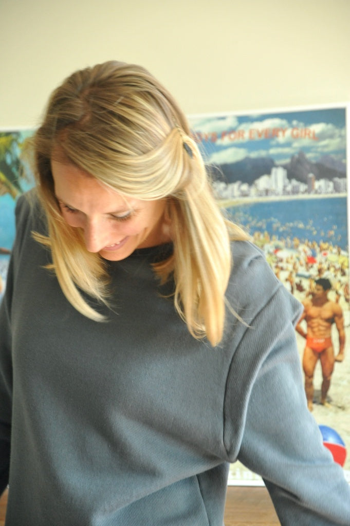 Britt sweat shirt teint en pièce écologique épaulette femme éthique anthracite