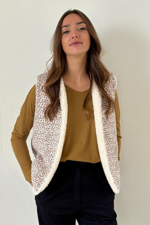  Gilet réversible sans manche en moumoute fausse fourrure veste de berger femme matière upcyclée écru caresse réversible éponge bouclette léopard rose poudre