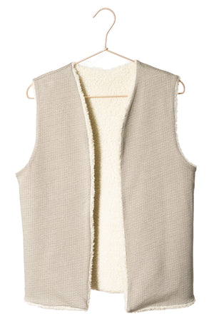 Gilet réversible sans manche en moumoute fausse fourrure veste de berger femme matière upcyclée moumoute écru caresse réversible jacquard vert