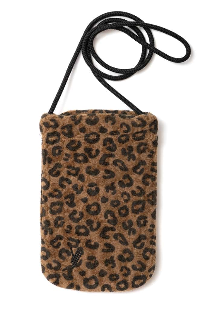 Pochette etui porte telephone ou lunette DENISE en éponge bouclette léopard havane upcyclé 