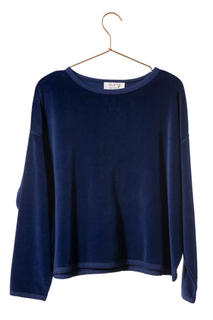 pull femme court et oversize manche longue col rond velours bio confortable bleu profond