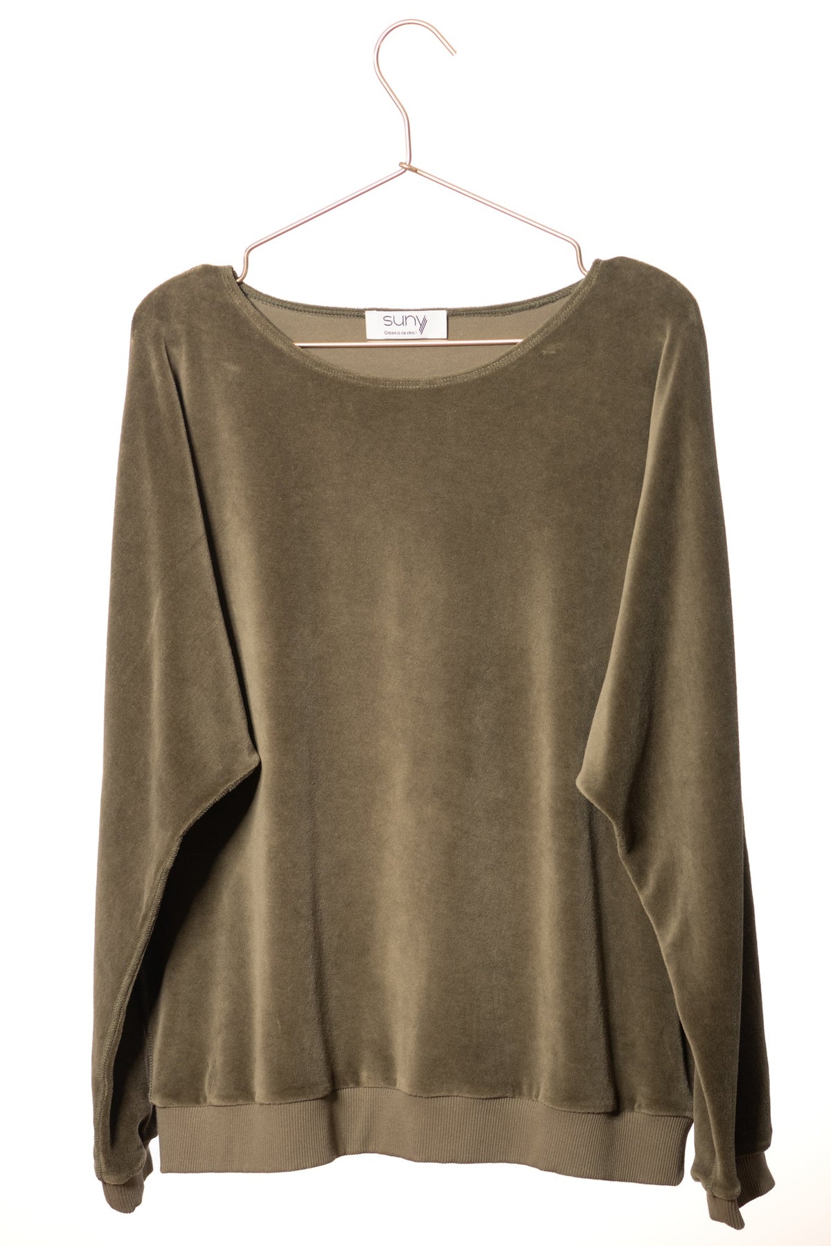 Pull pour femme manche chauve souris oversize col évasé, encolure bateau, col danseuse en velours lisse bio GOTS eco responsable kaki mousse vert kaki