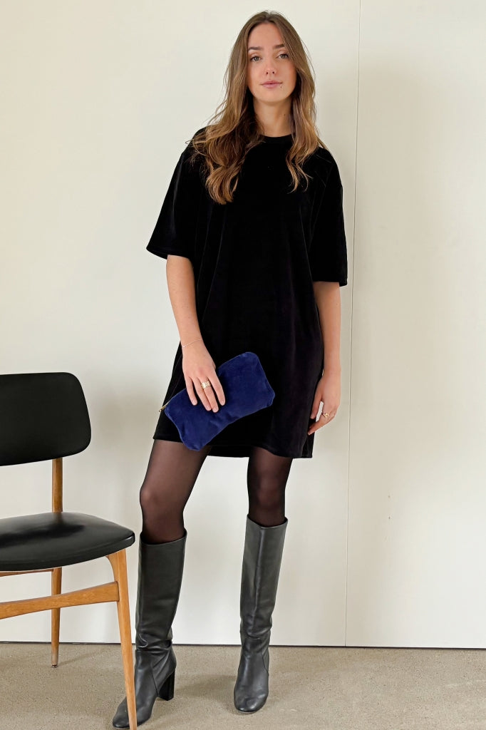 robe courte col rond manche au coude en velours lisse et bio noire