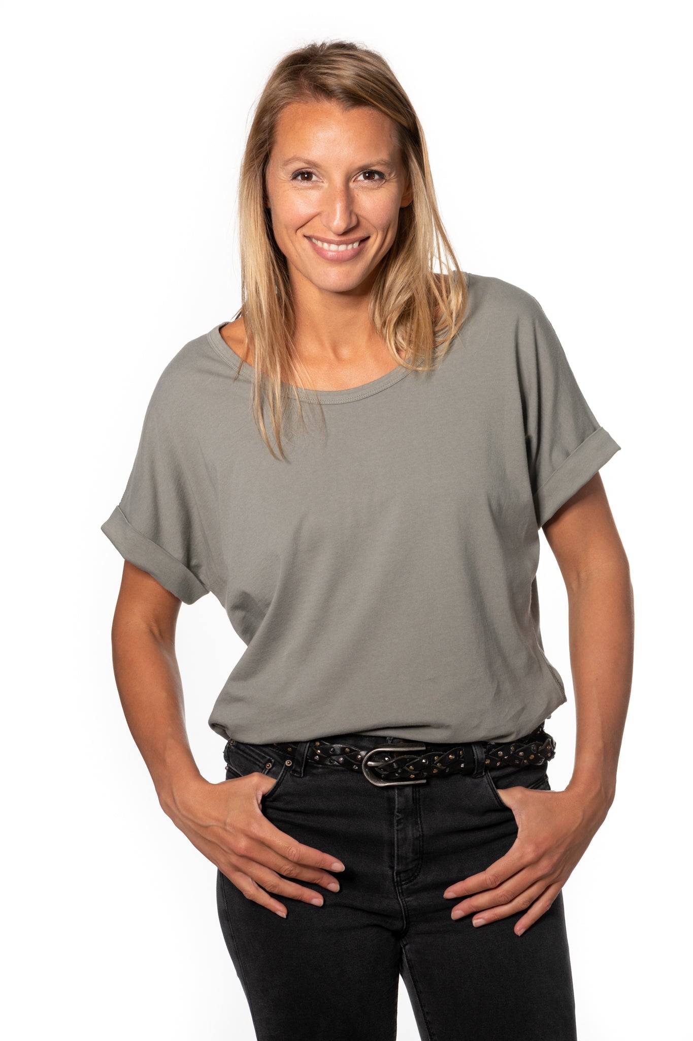 Tee shirt femme manche courte au coude ample et oversize, fente en bas de corps en coton bio GOTS, col arrondi et évasé gris kaki, gris, kaki, vert doux, gris vert 
