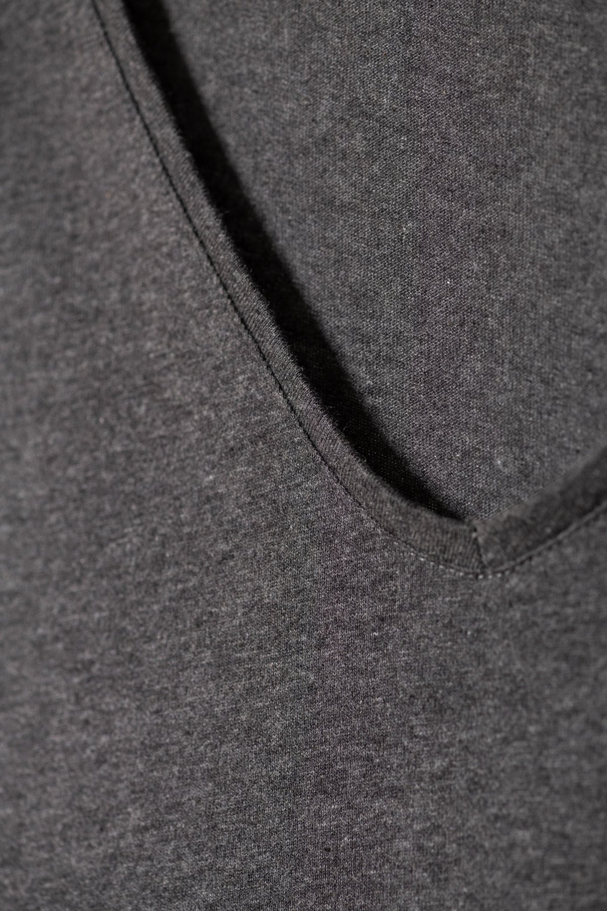 Tee shirt femme manche courte forme oversize coton upcyclé col V gris anthracite chiné