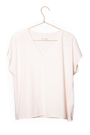 Tee shirt femme manche courte rock court et ample en coton bio GOTS éco responsable sans couture oversize col V rose poudre, rose pâle, blanc rosé, écru, rose clair