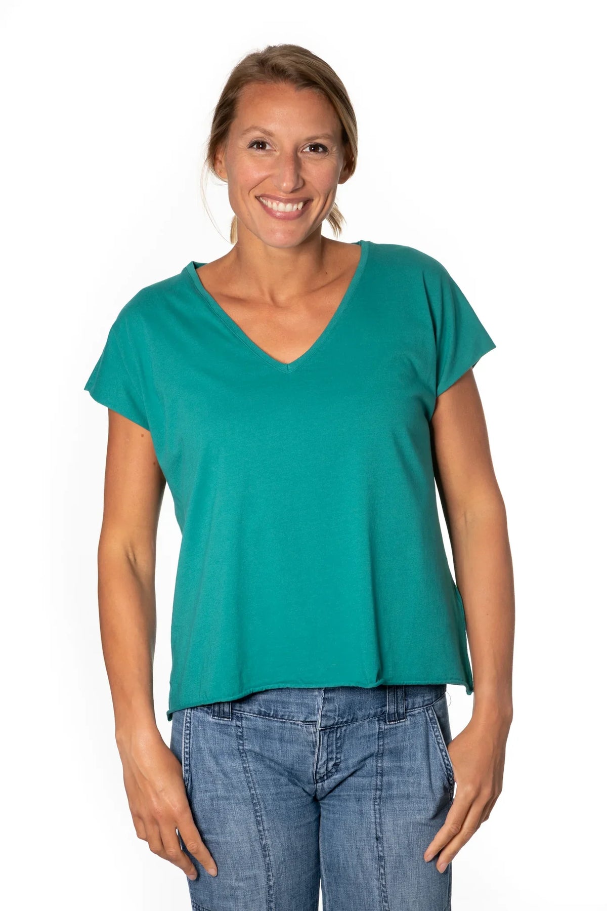 Tee shirt femme manche courte rock court et ample en coton bio GOTS éco responsable sans couture oversize col v vert émeraude, vert intense, vert lumineux, vert canard, vert bleu, vert vif, vert profond