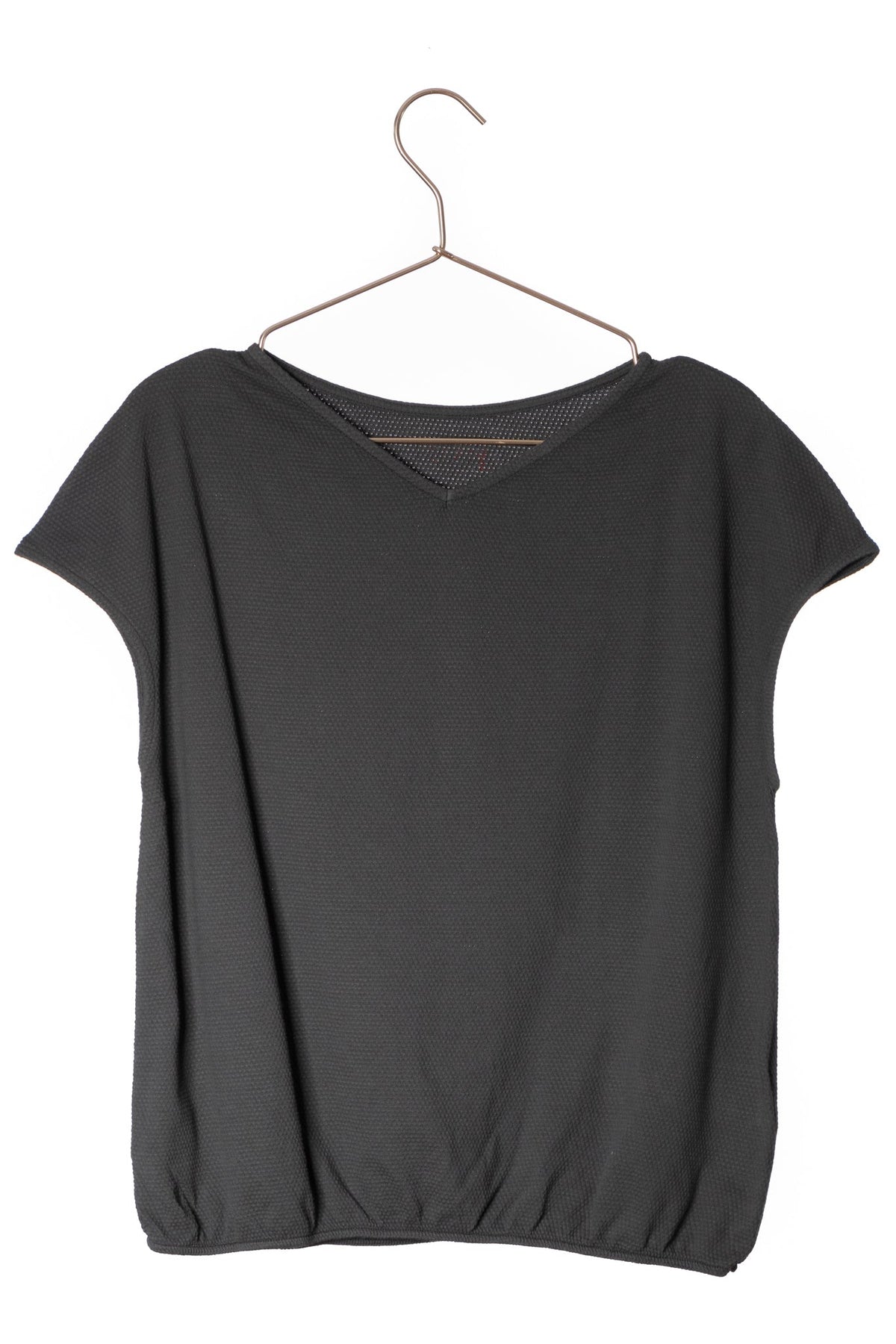 Tee shirt femme manche courte forme droite blousant et resserré en bas de corps en coton bio GOTS matière plumetis col V anthracite, gris, gris foncé, gris graphite, charbon