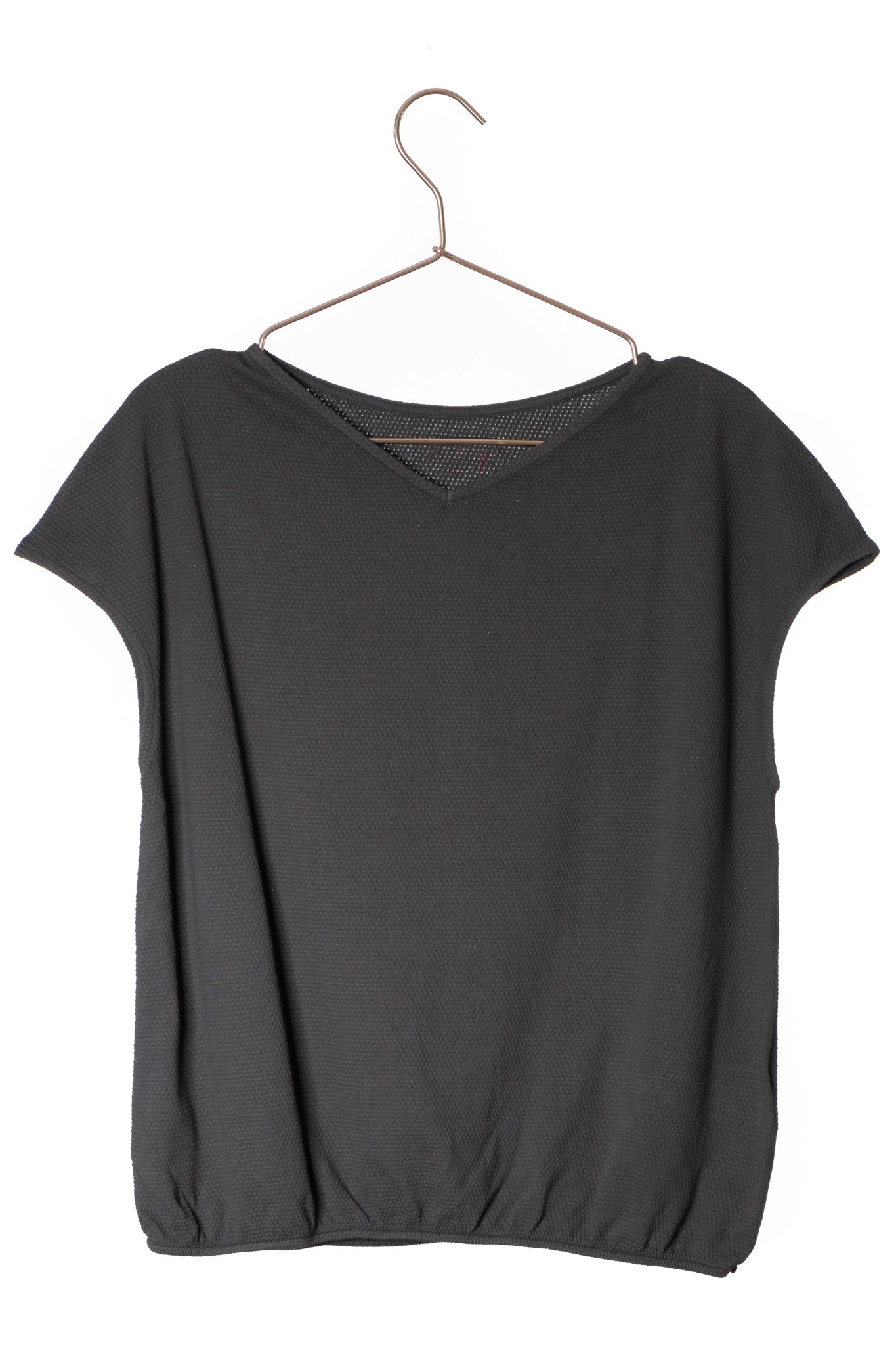 Tee shirt femme manche courte forme droite blousant et resserré en bas de corps en coton bio GOTS matière plumetis col V anthracite, gris, gris foncé, gris graphite, charbon