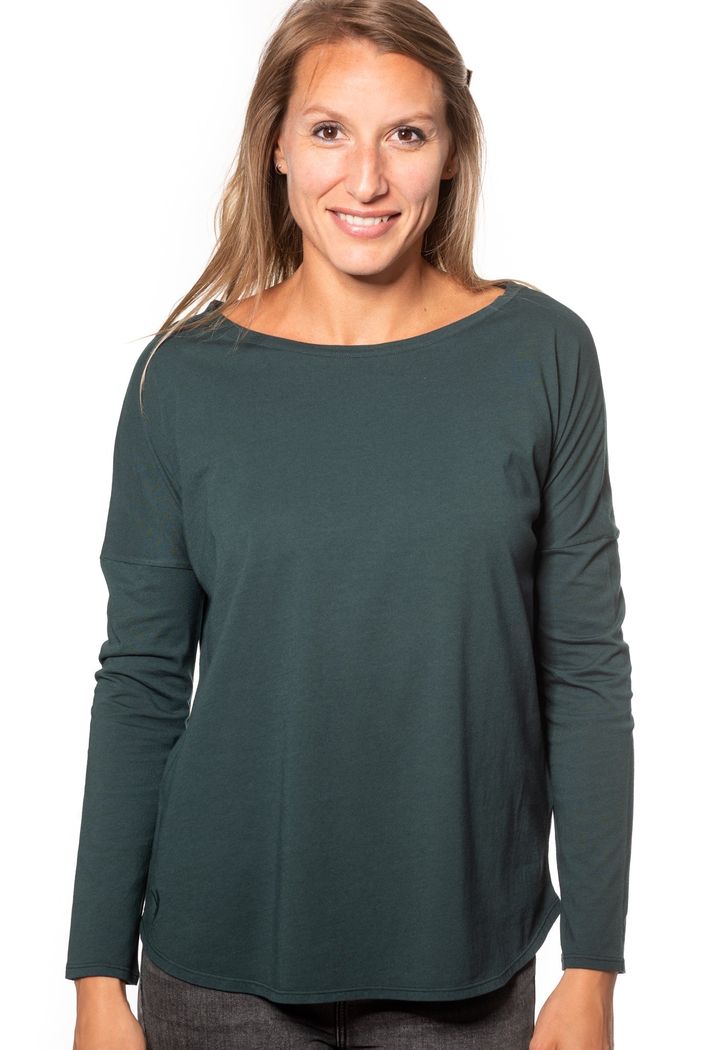 Tee shirt pour femme en coton bio GOTS eco responsable à manche longue, oversize, col rond évasé Extra suny vert foncé