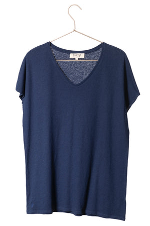 Tee shirt long femme lin et coton upcyclé manche courte forme oversize col V bleu marine bleu foncé
