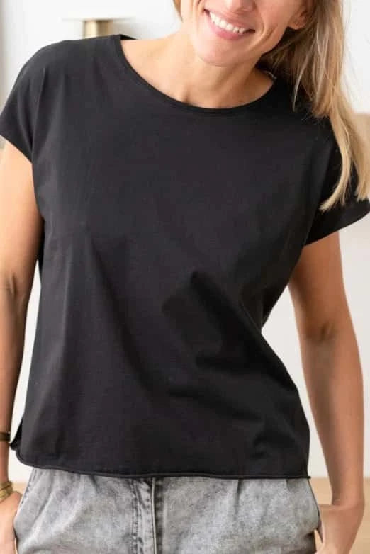 Tee shirt femme manche courte rock court et ample en coton bio GOTS éco responsable sans couture oversize col rond noir, charbon