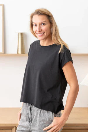 Tee shirt femme manche courte rock court et ample en coton bio GOTS éco responsable sans couture oversize col rond noir, charbon